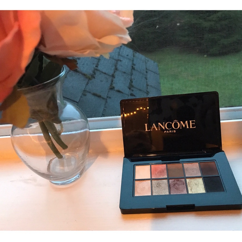 Lancôme eyeshadow pallet. Not used.